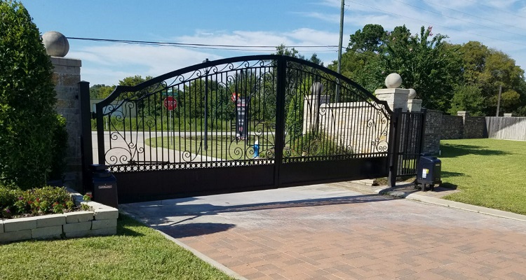 Eagle Gate Repair Service in Montebello